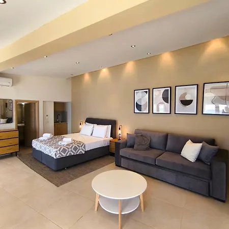 Infinity House By Klv 아르고스톨리온