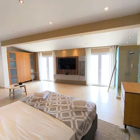 Infinity House By Klv Holiday home *