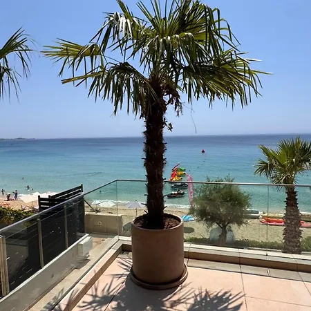 Infinity House By Klv 아르고스톨리온