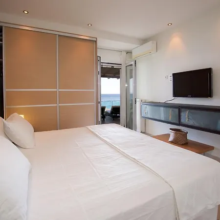 Infinity House By Klv 아르고스톨리온