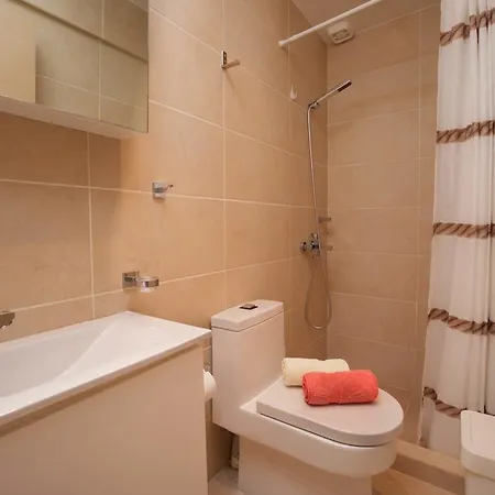 Infinity House By Klv 아르고스톨리온